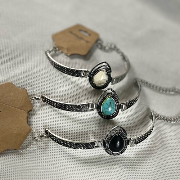 Women’s Semiprecious Cabochon Teardrop Stone Silver Bracelet - Picture 9 of 9